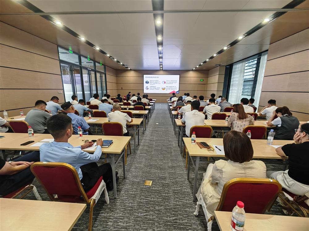提高消防意识 筑牢安全防线——中原国际会展中心开展消防安全培训及演练活动